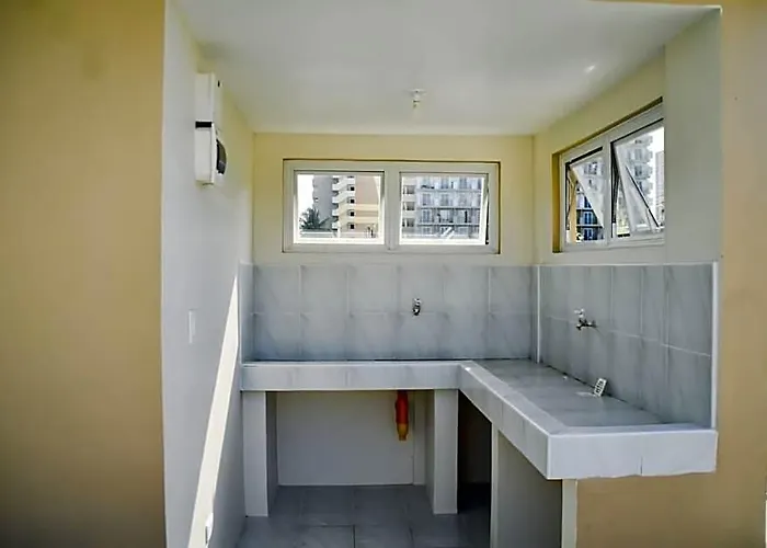Hotel Near Mctan Airport-sunrise+city+seaview 4*